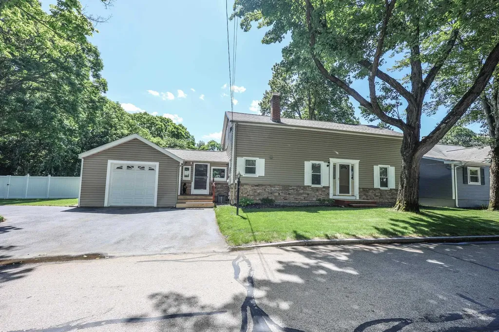 54 College Avenue Manchester NH 03102