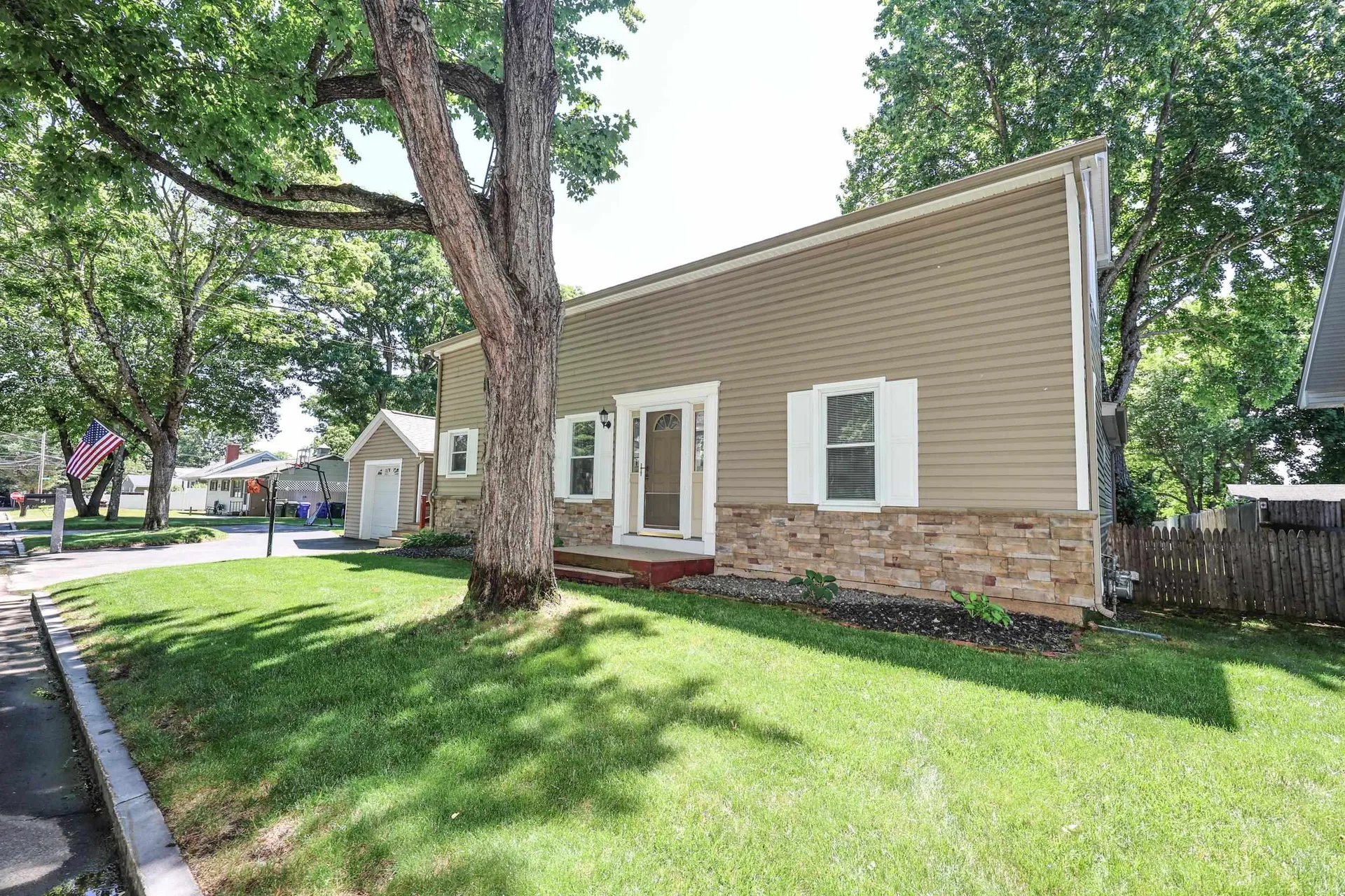 54 College Avenue Manchester NH 03102