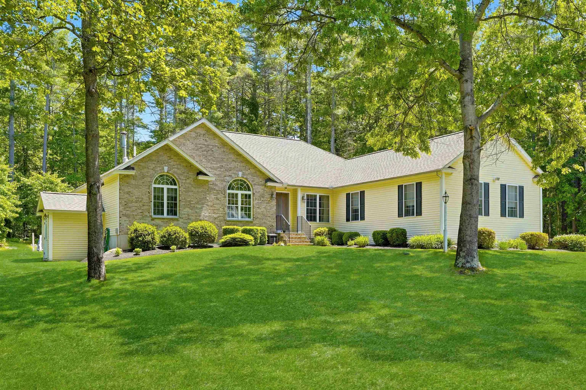 22 May Lane Pelham NH 03076