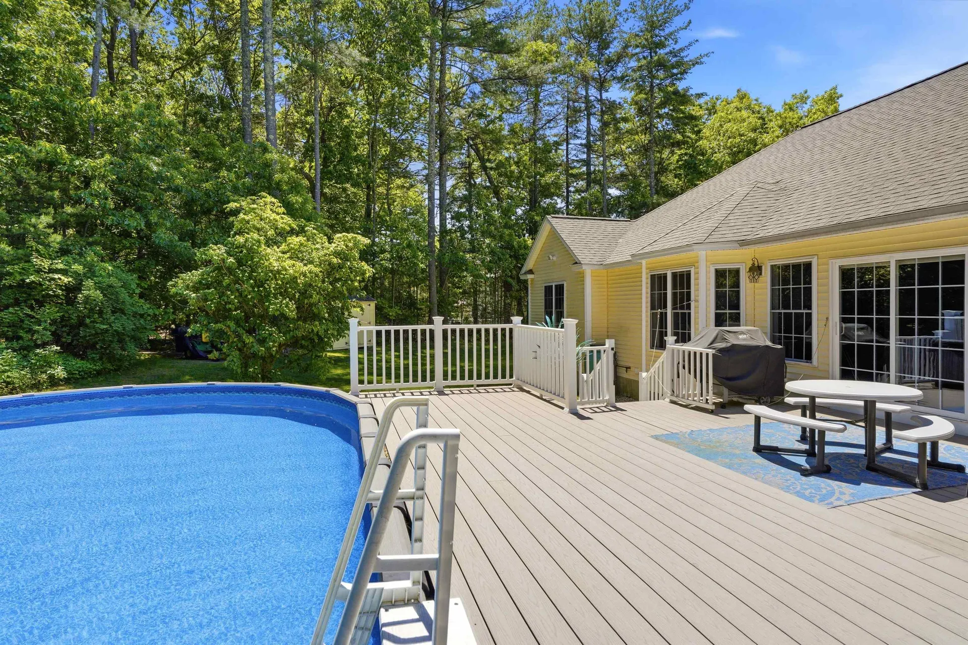 22 May Lane Pelham NH 03076