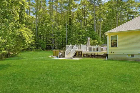 22 May Lane Pelham NH 03076