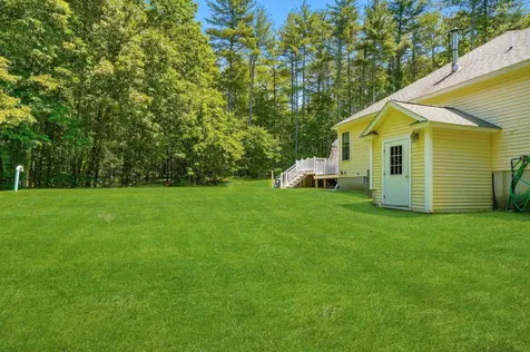 22 May Lane Pelham NH 03076