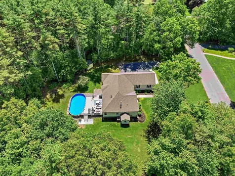 22 May Lane Pelham NH 03076