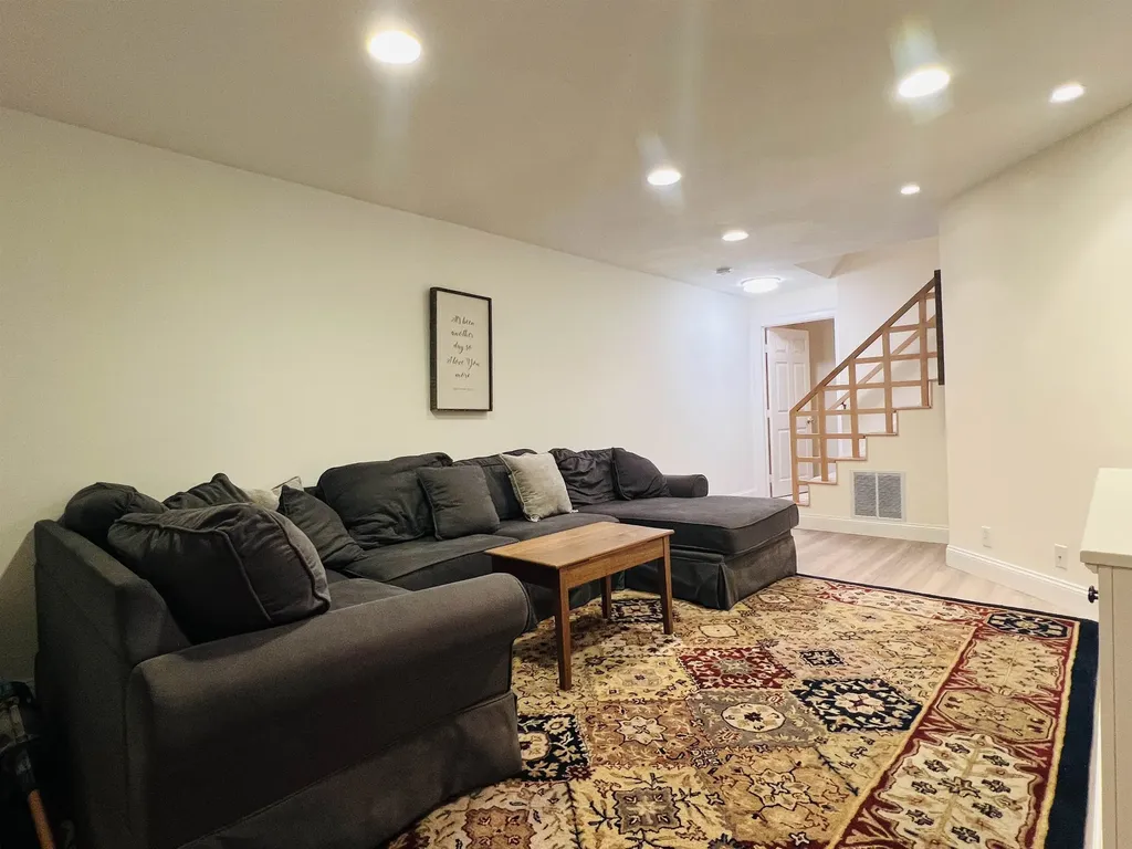 27 Ross Road Durham NH 03824