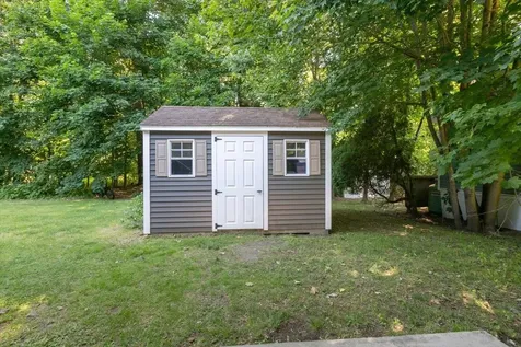 25 Ridgefield Drive Nashua NH 03062
