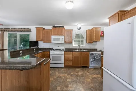 25 Ridgefield Drive Nashua NH 03062