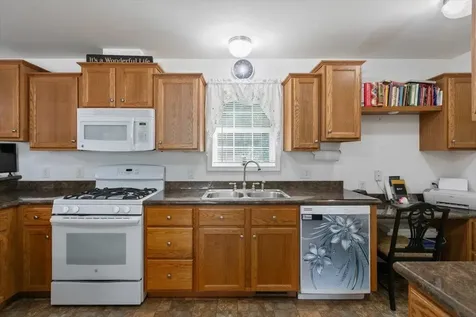 25 Ridgefield Drive Nashua NH 03062