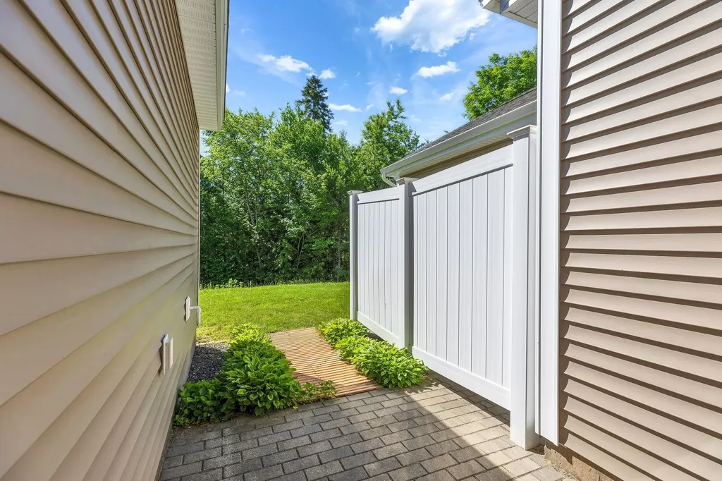 408 Southfield Lane Peterborough NH 03458