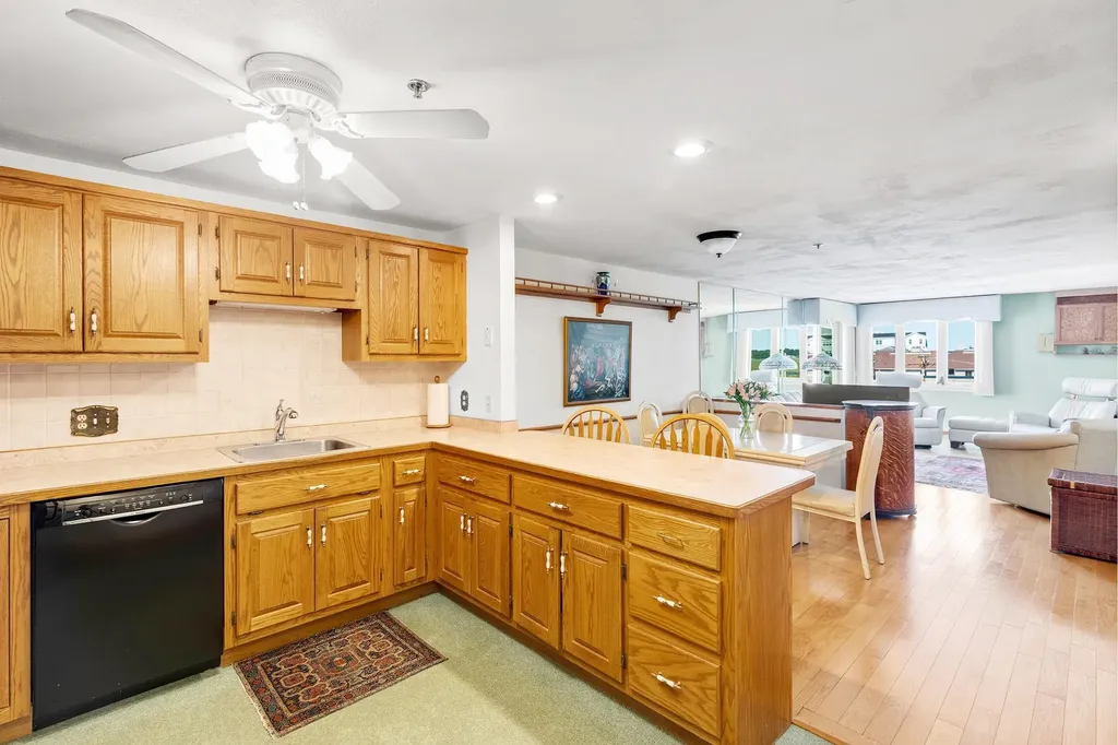 493 Ocean Boulevard Hampton NH 03842