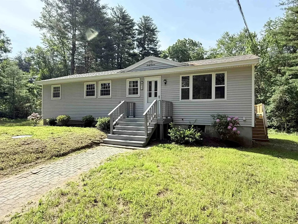 37 Bluff Street Salem NH 03079