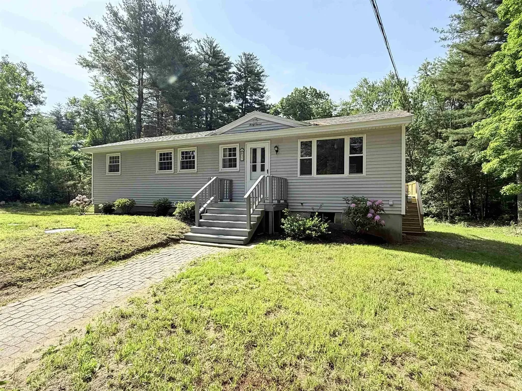 37 Bluff Street Salem NH 03079
