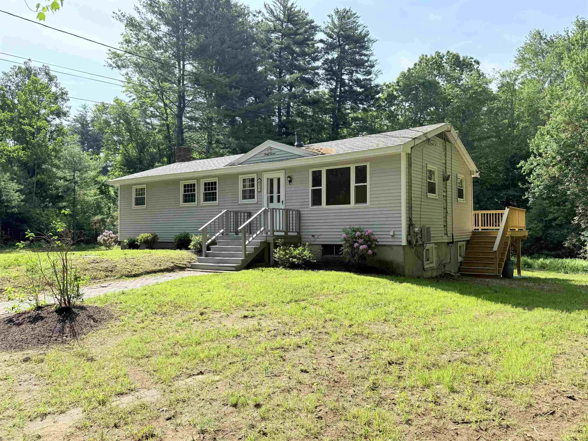 37 Bluff Street Salem NH 03079