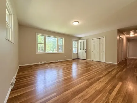 37 Bluff Street Salem NH 03079