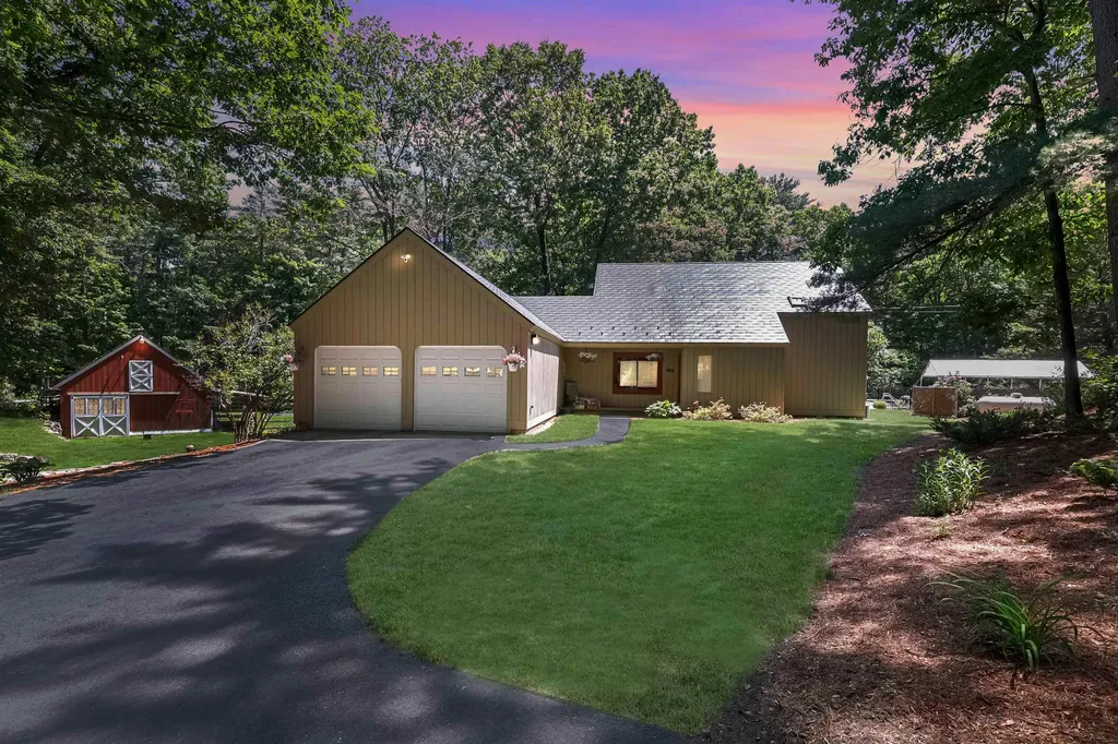 51 Baxter Road Hollis NH 03049