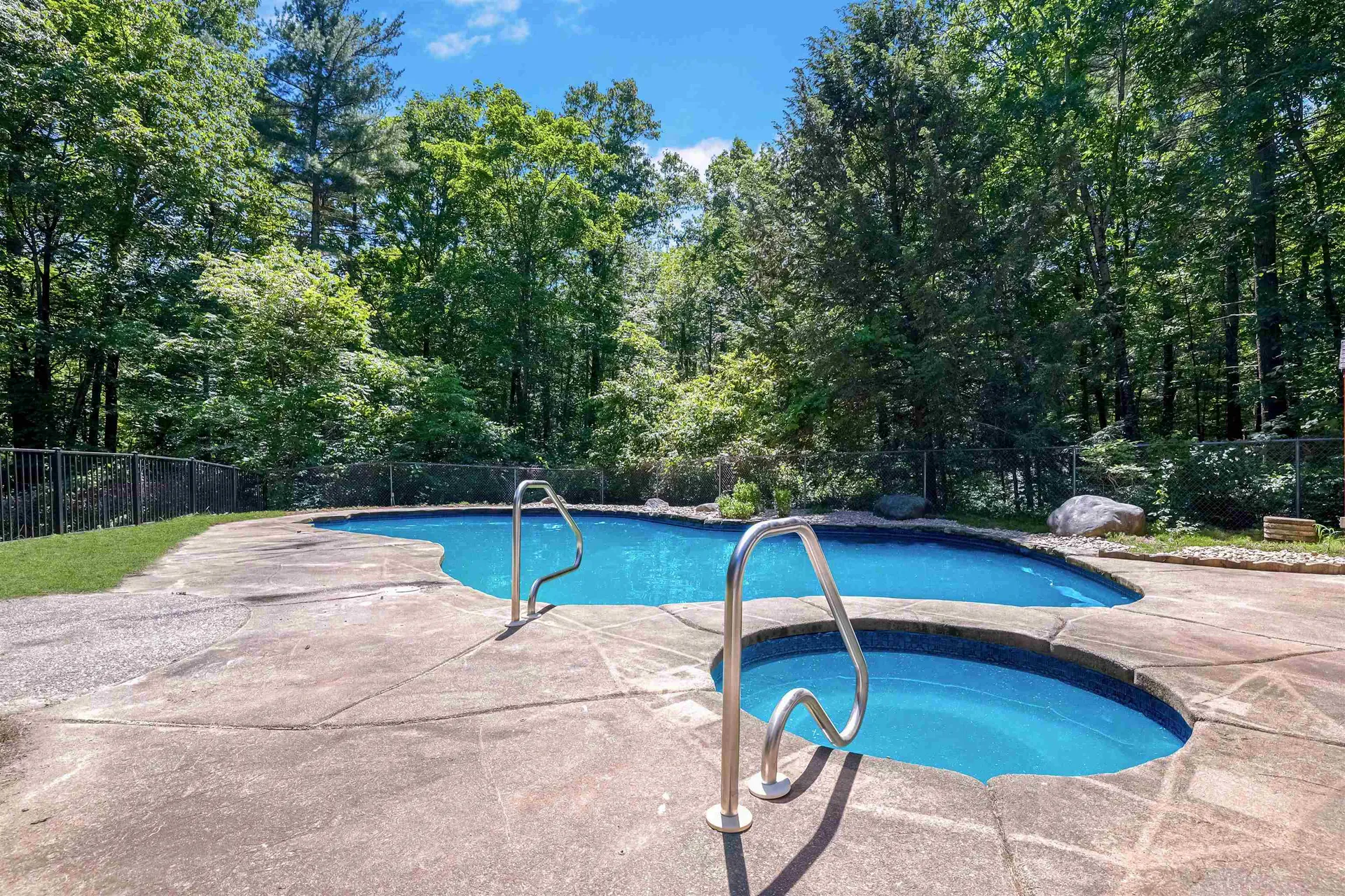 51 Baxter Road Hollis NH 03049