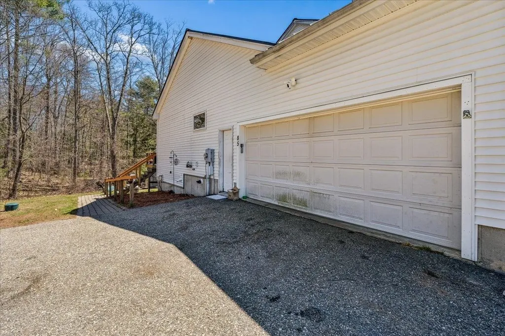 85 Odell Road Sandown NH 03873