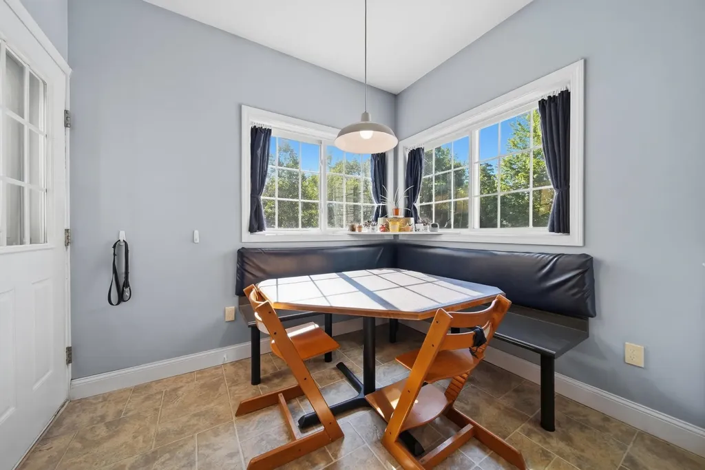 22 Longview Circle Pelham NH 03076