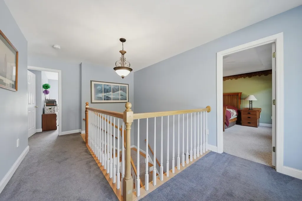 22 Longview Circle Pelham NH 03076
