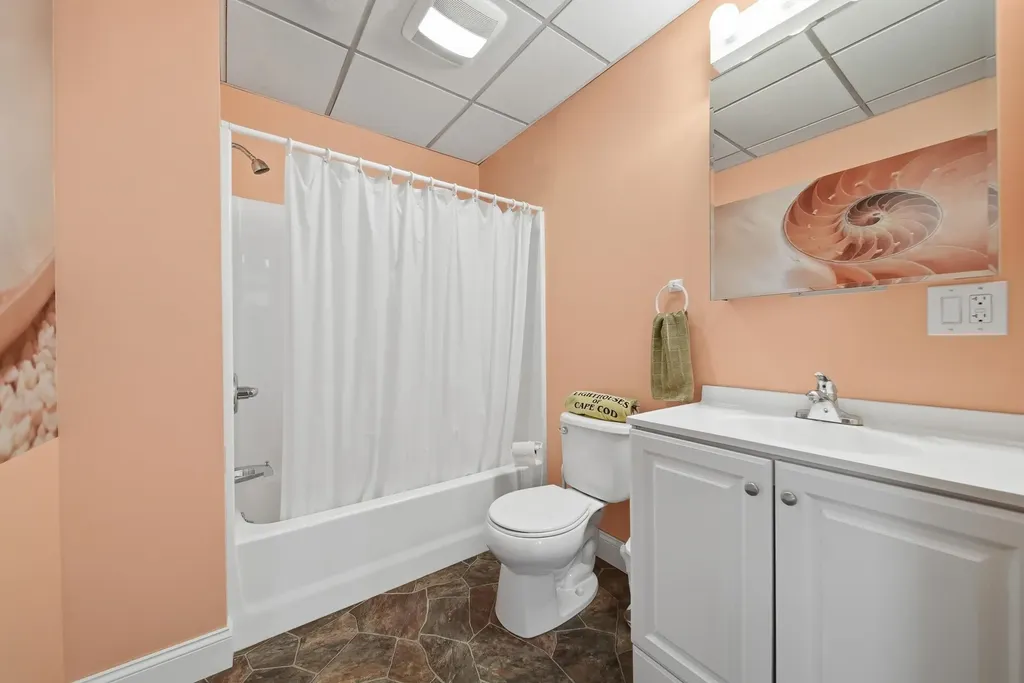 22 Longview Circle Pelham NH 03076