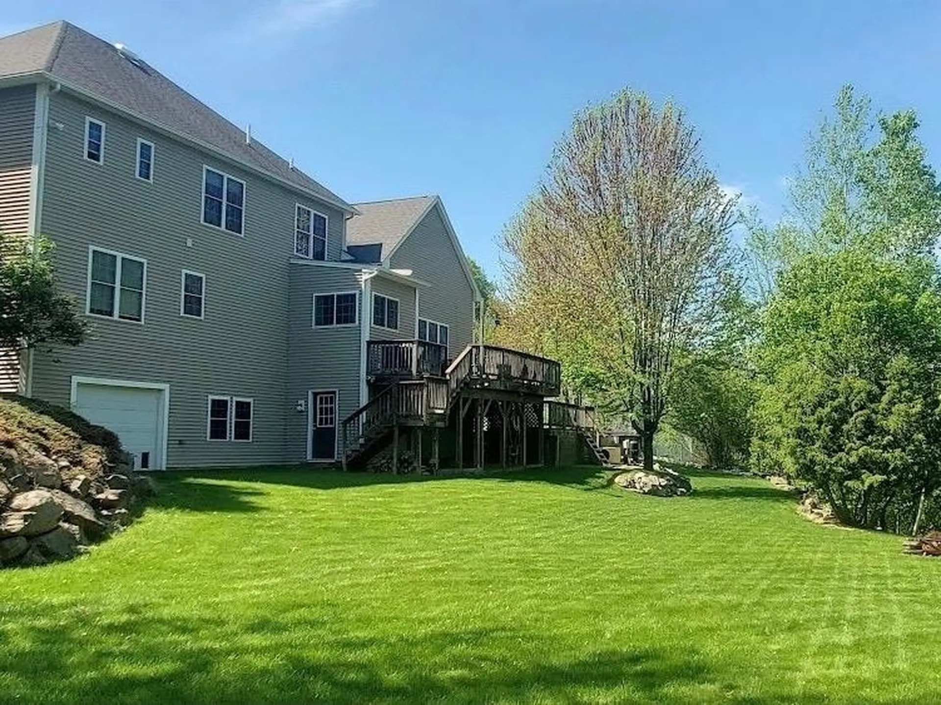 22 Longview Circle Pelham NH 03076