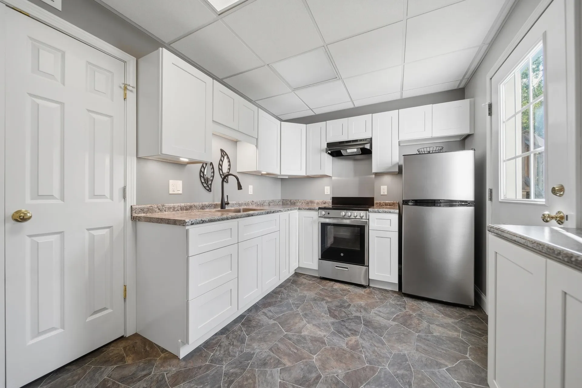 22 Longview Circle Pelham NH 03076