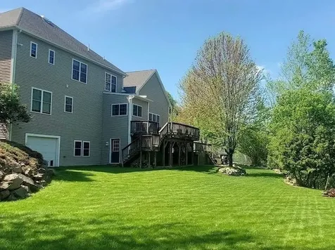 22 Longview Circle Pelham NH 03076