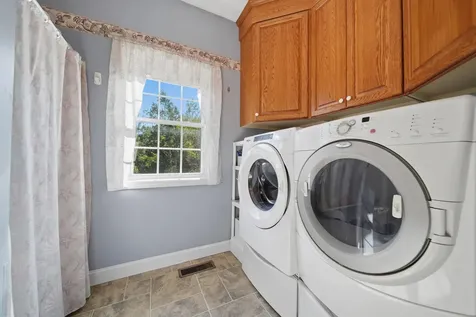 22 Longview Circle Pelham NH 03076