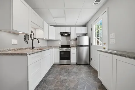 22 Longview Circle Pelham NH 03076