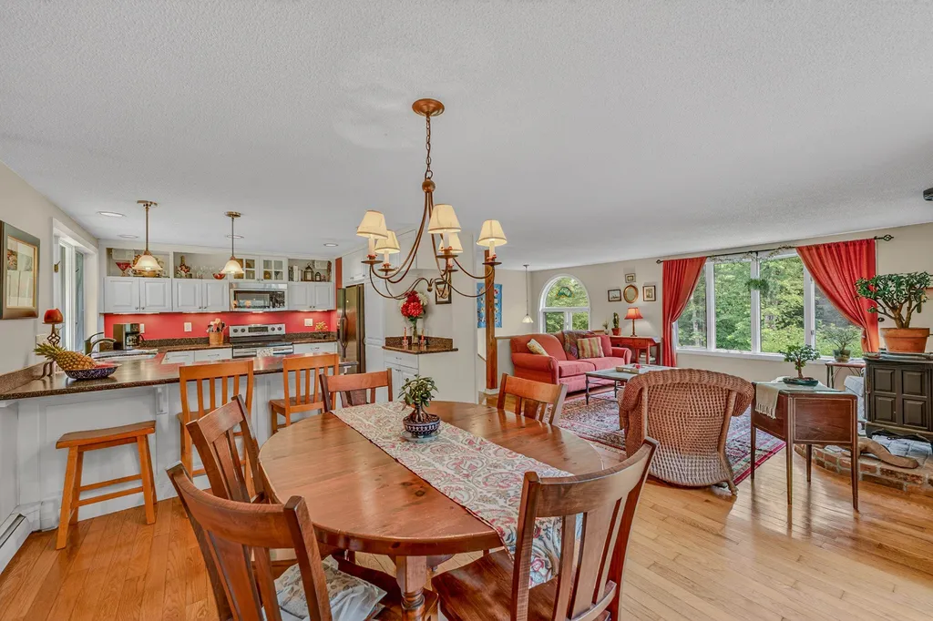 29 Wooley Pasture Road Plymouth NH 03264