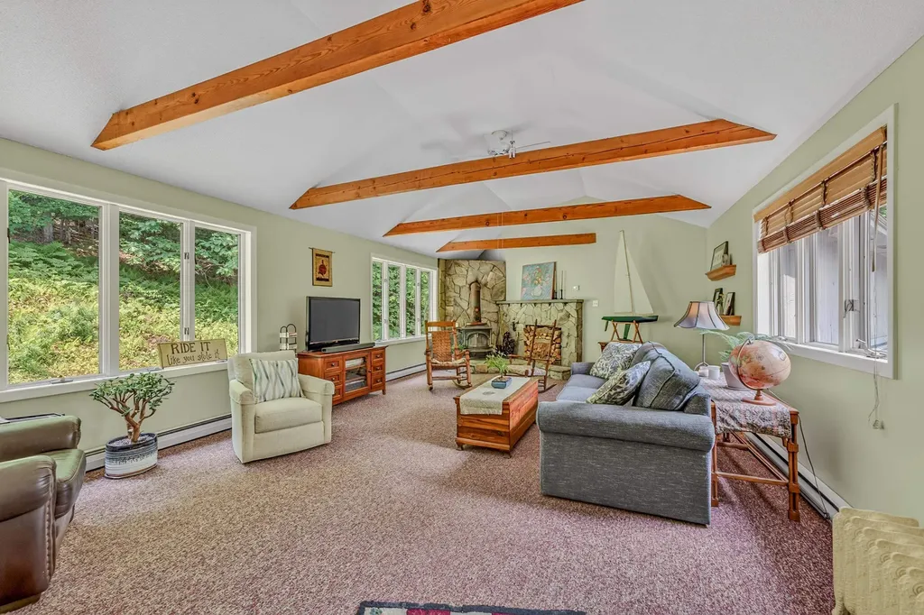 29 Wooley Pasture Road Plymouth NH 03264