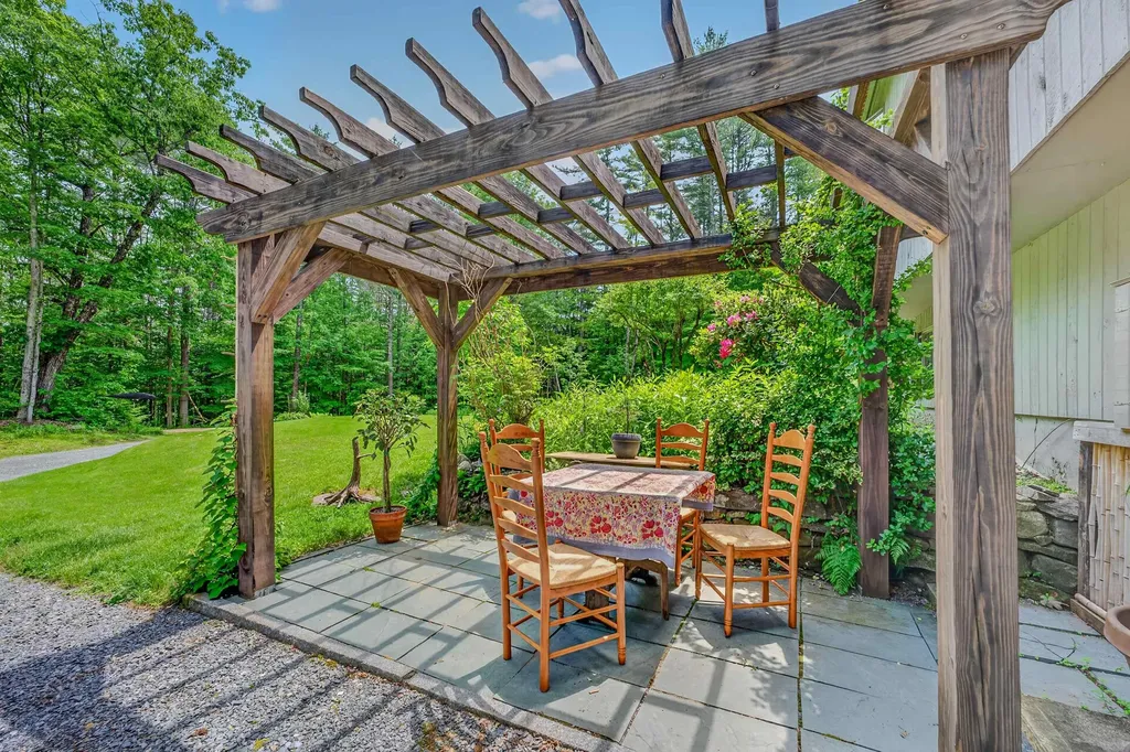 29 Wooley Pasture Road Plymouth NH 03264