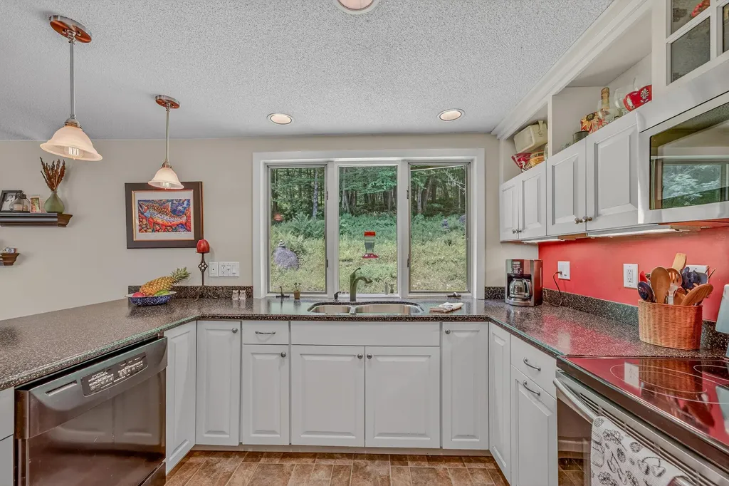29 Wooley Pasture Road Plymouth NH 03264
