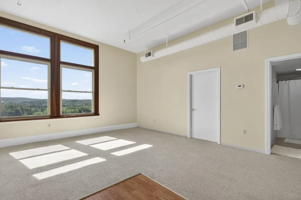 15 Mount St. Mary's Way Hooksett NH 03106