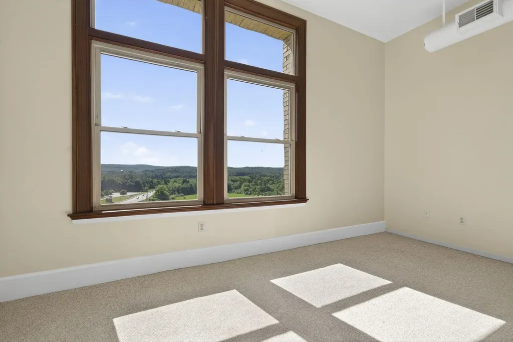 15 Mount St. Mary's Way Hooksett NH 03106