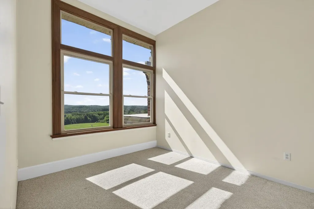 15 Mount St. Mary's Way Hooksett NH 03106