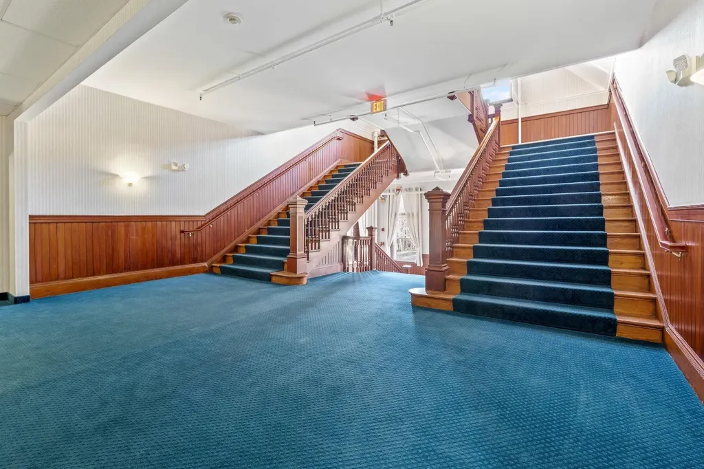 15 Mount St. Mary's Way Hooksett NH 03106