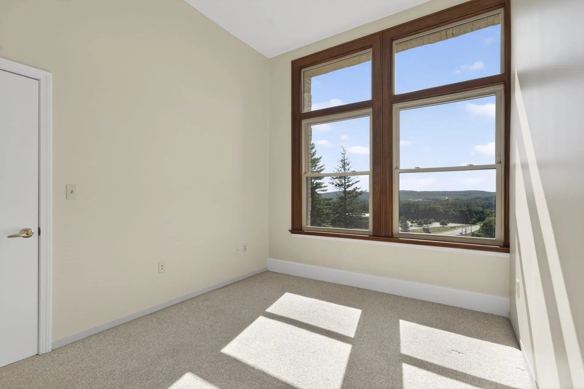 15 Mount St. Mary's Way Hooksett NH 03106