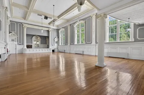 15 Mount St. Mary's Way Hooksett NH 03106