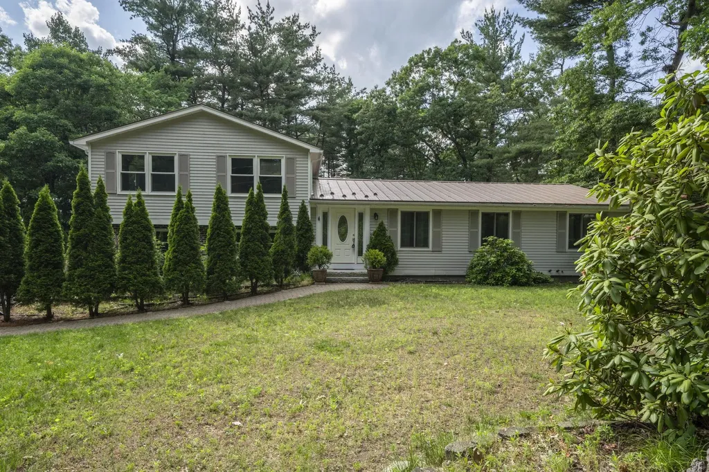 23 Middle Dunstable Road Nashua NH 03062