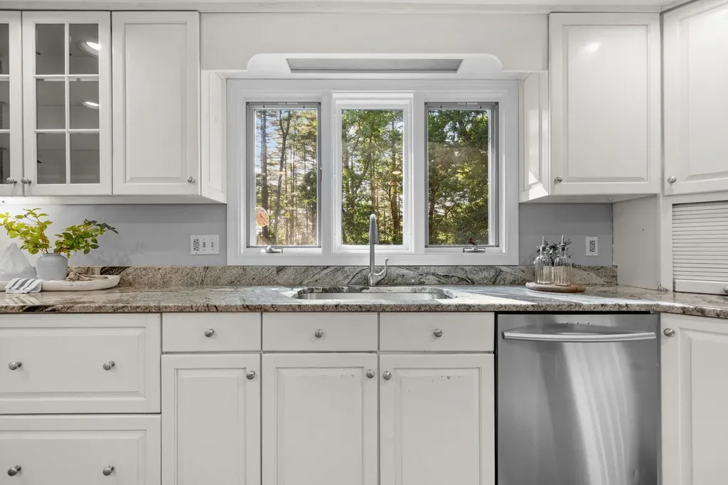 23 Middle Dunstable Road Nashua NH 03062