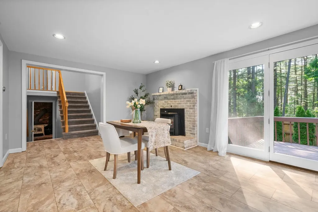 23 Middle Dunstable Road Nashua NH 03062