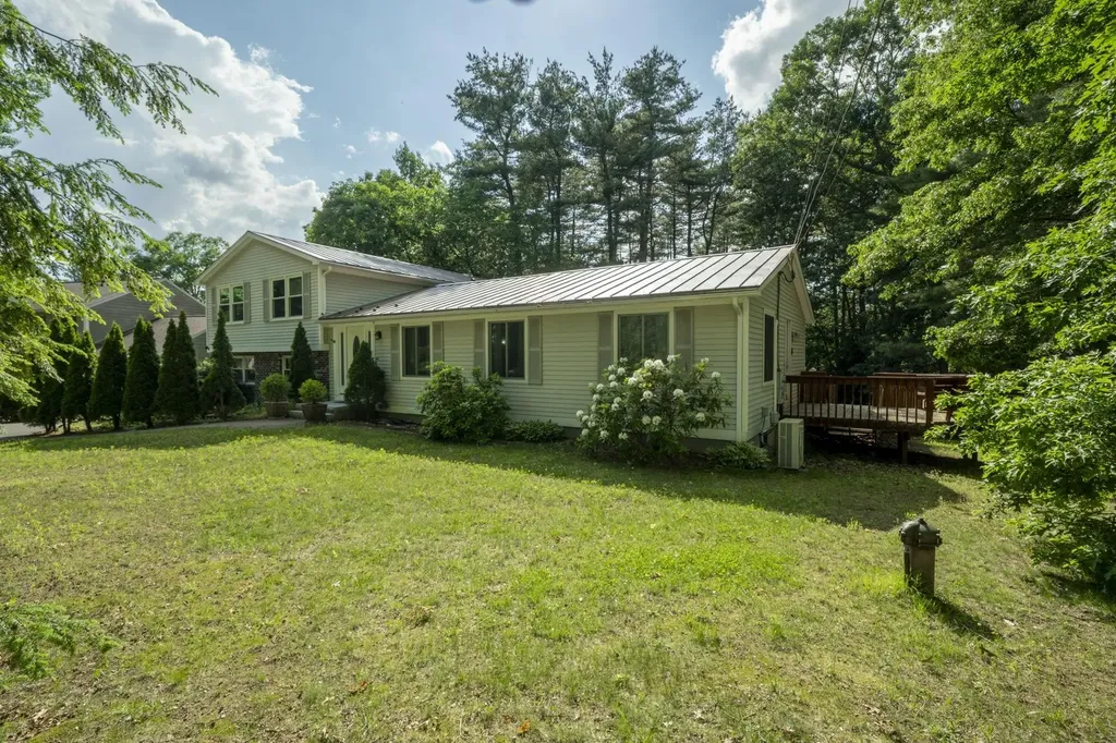 23 Middle Dunstable Road Nashua NH 03062