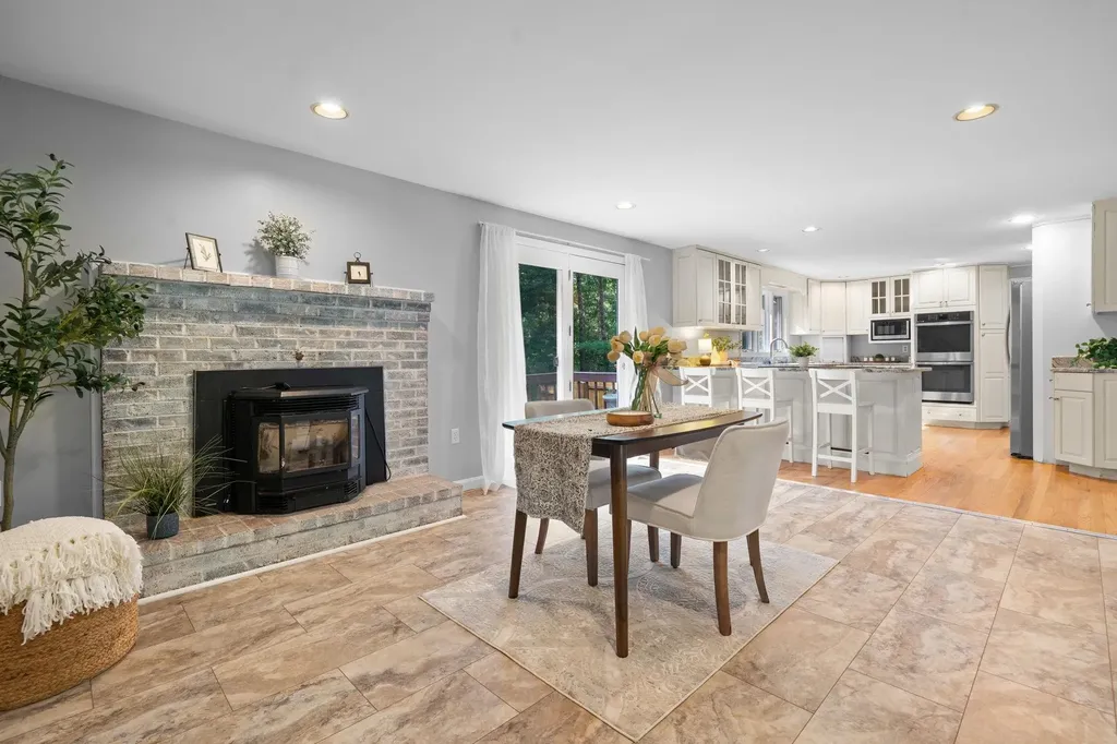 23 Middle Dunstable Road Nashua NH 03062