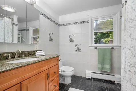 23 Middle Dunstable Road Nashua NH 03062
