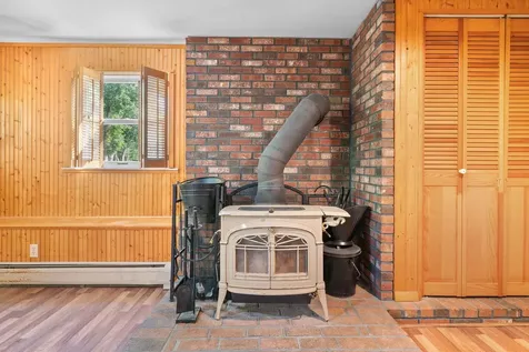 23 Middle Dunstable Road Nashua NH 03062