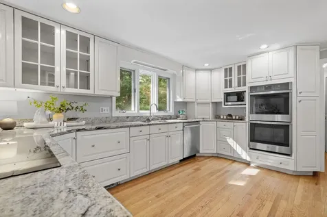 23 Middle Dunstable Road Nashua NH 03062