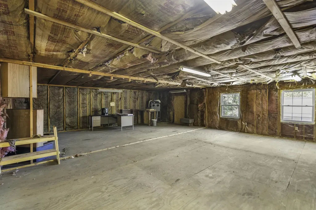 35 Tyler Road Hopkinton NH 03229