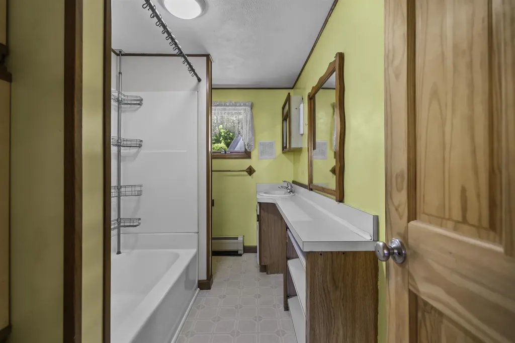 35 Tyler Road Hopkinton NH 03229