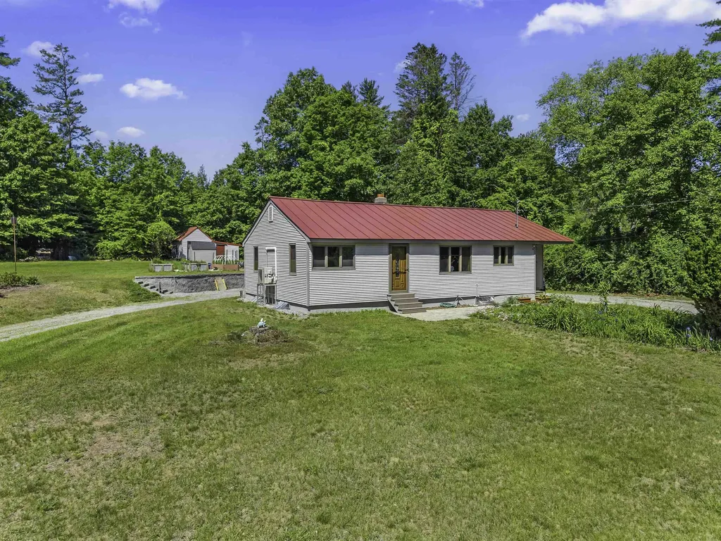 35 Tyler Road Hopkinton NH 03229