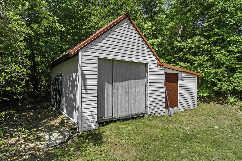 35 Tyler Road Hopkinton NH 03229
